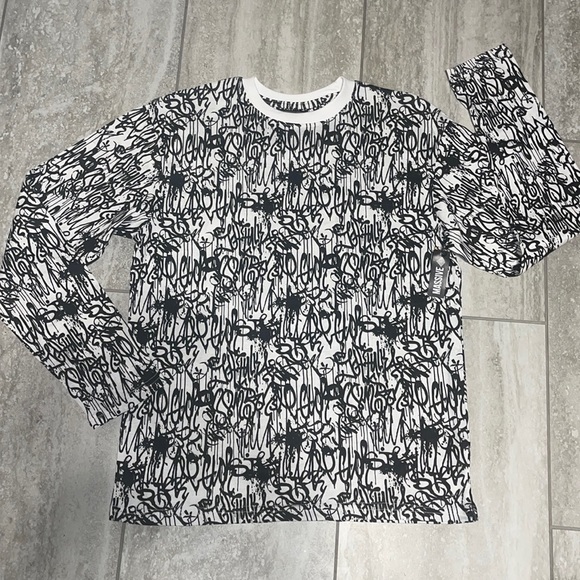 Massive Black and White Long Sleeve Shirt Medium All over Print - Picture 2 of 7